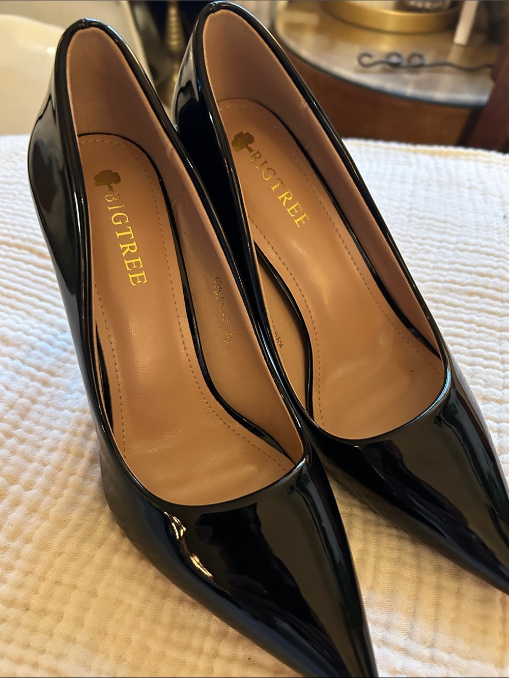 Women's Black Patent Pointed-Toe Pumps